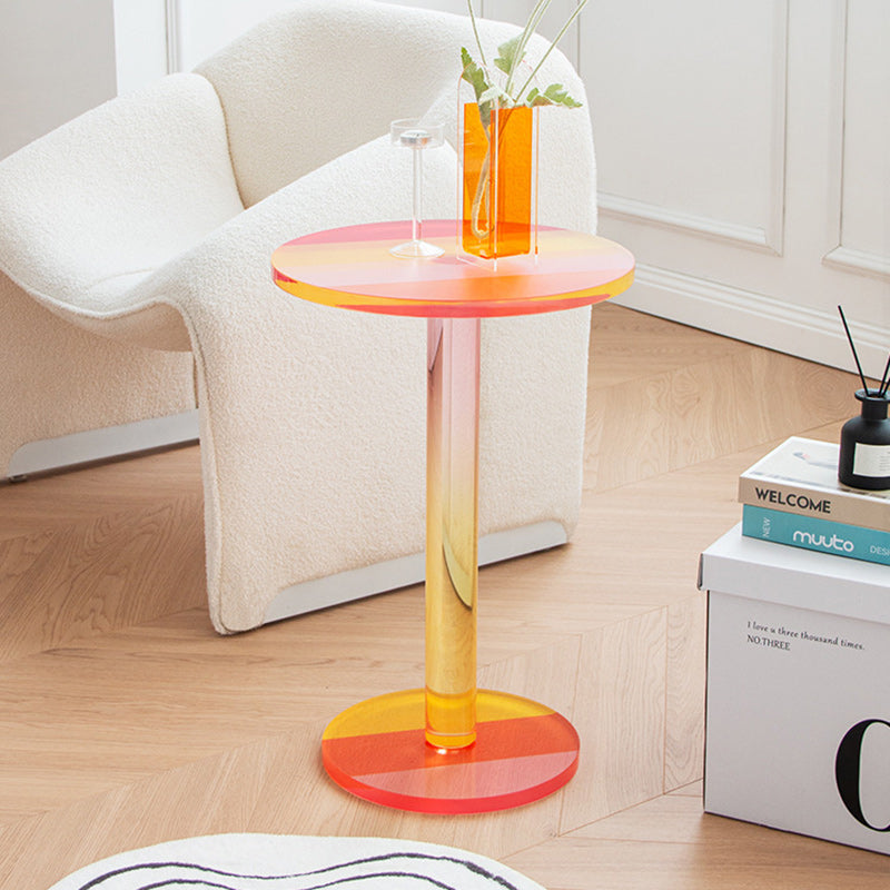 Zeitgenössischer kreativer runder Marmorsäulen-Acryl-Beistelltisch 1-stufig für Wohnzimmer 