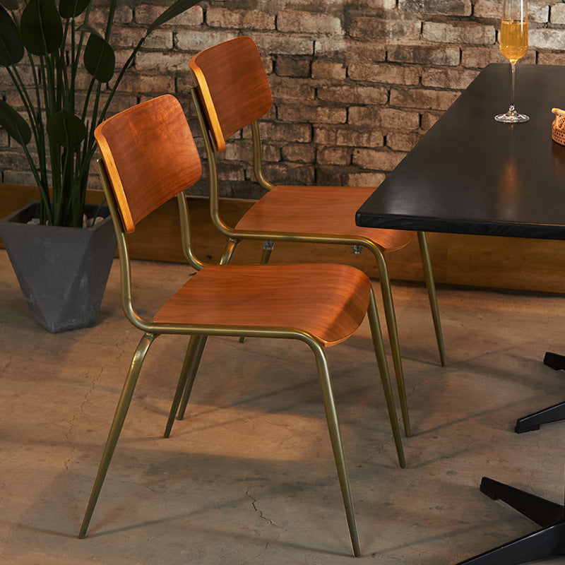 Moderner minimalistischer geschwungener runder Massivholz-Eisen-Kunststoff-Esszimmerstuhl Rückenlehne ohne Armlehnen für Esszimmer 