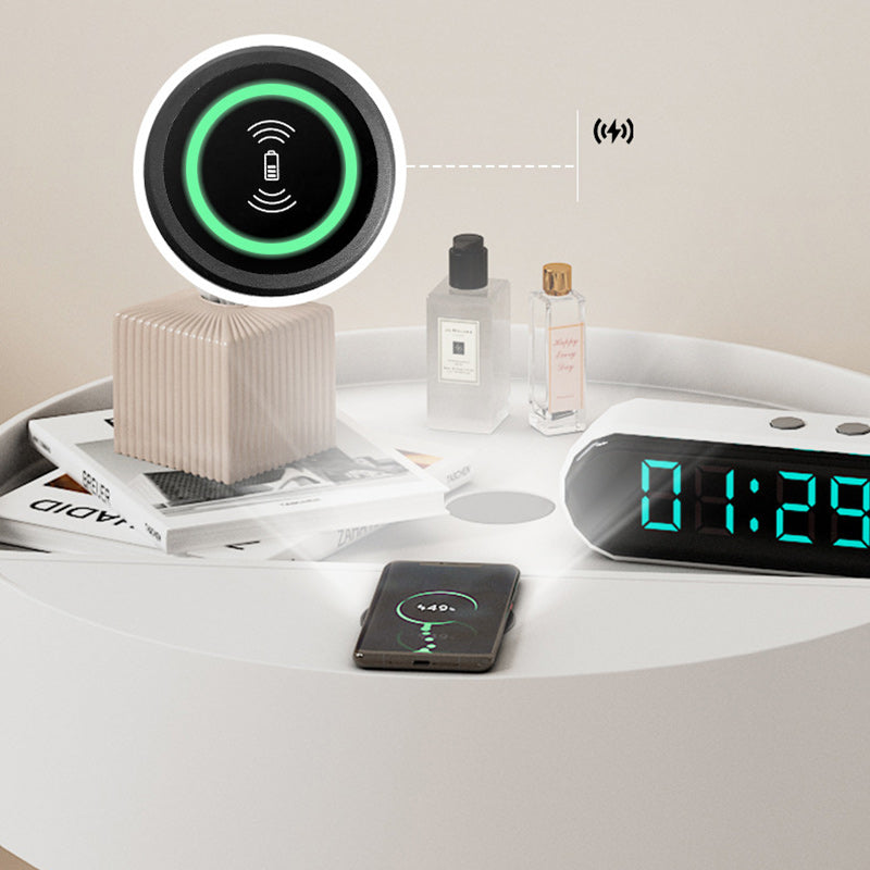 Moderner minimalistischer runder Nachttisch aus PP-Holz mit kabelloser Handy-Ladestation und 1 Ablage für das Bett 