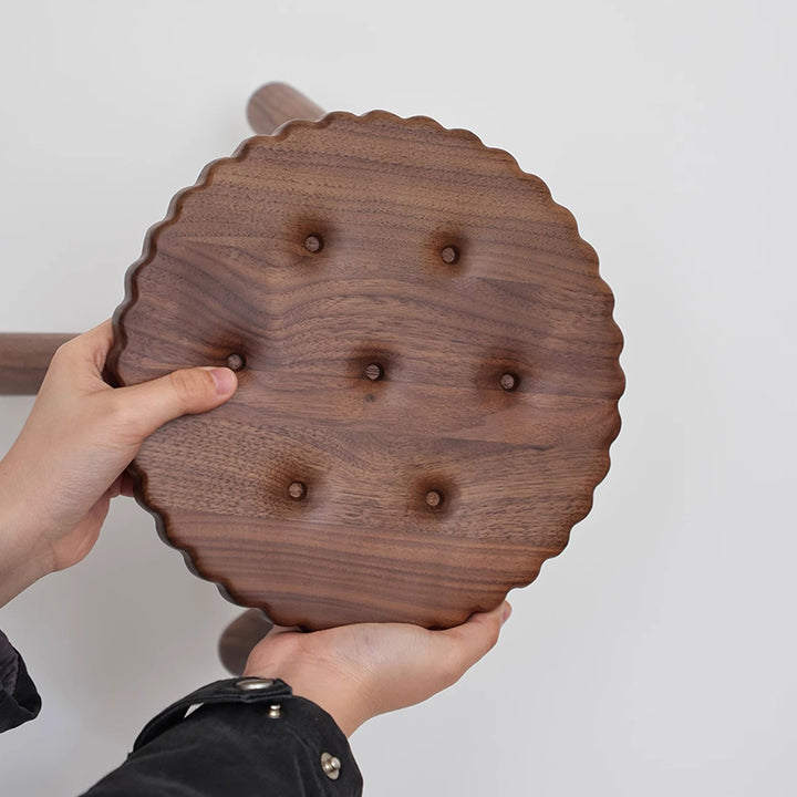 Tabouret bas pour enfants en bois massif de noyer noir, de forme ronde et style créatif contemporain, pour salon 