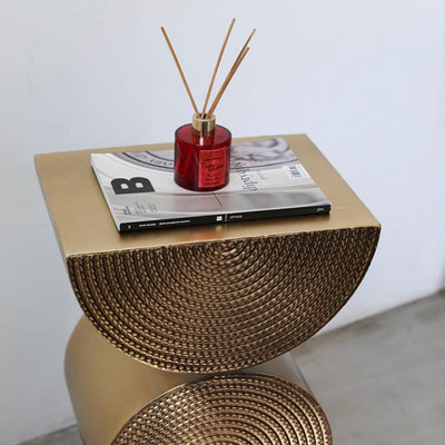 Table d'appoint en fer rectangulaire contemporain scandinave à 1 pied pour salon 