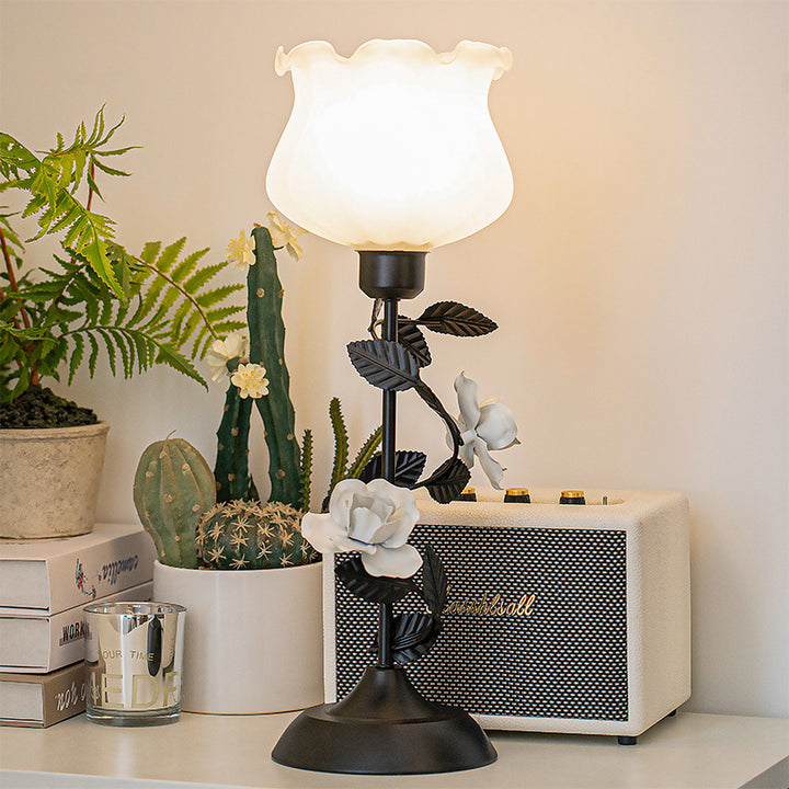 Lampe de table contemporaine scandinave en forme de rose en fer et verre acrylique à 1 lumière pour chambre 