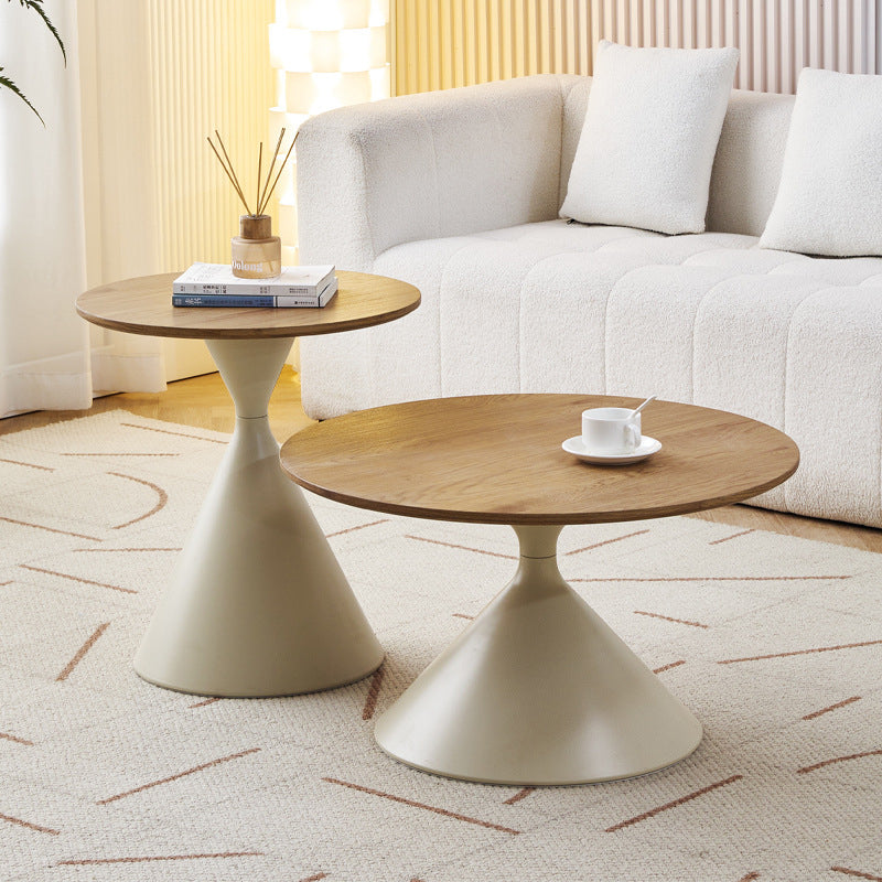 Zeitgenössischer skandinavischer runder Kegel-MDF-Kaffeetisch aus Kohlenstoffstahl mit 1 Ebene für das Wohnzimmer 