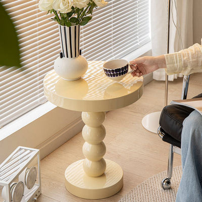 Table basse en bois massif de forme ronde contemporaine pour salon 