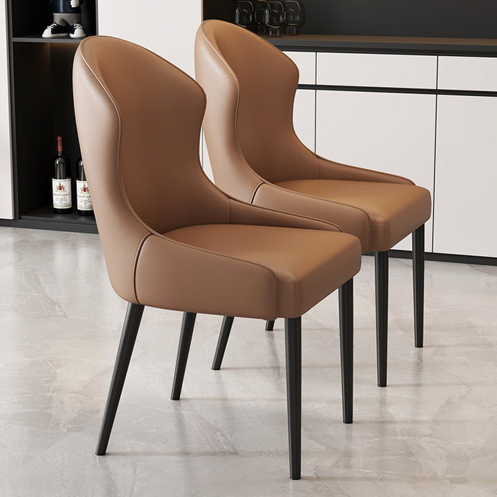 Moderner minimalistischer gebogener rechteckiger Katzenkrallen-Ledersessel aus Massivholz und Kohlenstoffstahl ohne Armlehnen für das Esszimmer 