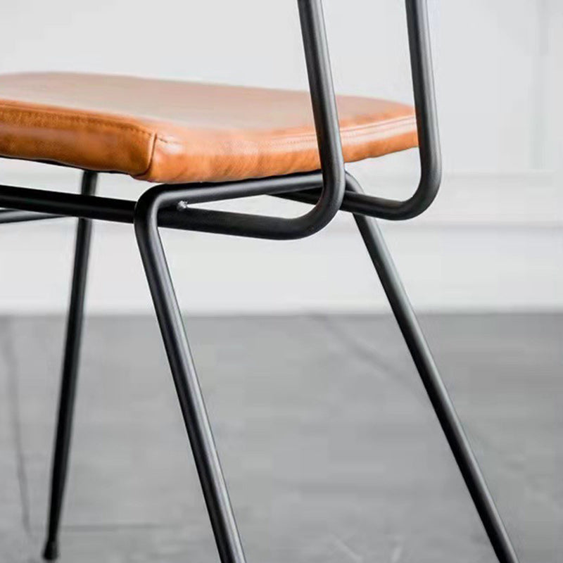 Chaise de salle à manger industrielle contemporaine en cuir PU carré incurvé avec dossier sans accoudoirs pour salle à manger 