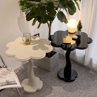 Zeitgenössischer skandinavischer Blütenblätter-Glas-Edelstahl-Beistelltisch 1-Ebene für das Wohnzimmer 