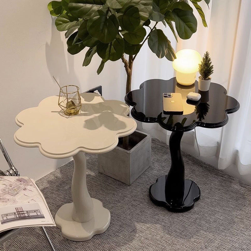 Zeitgenössischer skandinavischer Blütenblätter-Glas-Edelstahl-Beistelltisch 1-Ebene für das Wohnzimmer 