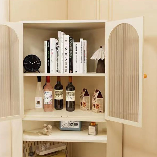 Zeitgenössischer skandinavischer dreieckiger kaltgewalzter Stahl gehärtetes Glas Eckschrank 2-Schränke 2-Ebenen für Wohnzimmer 