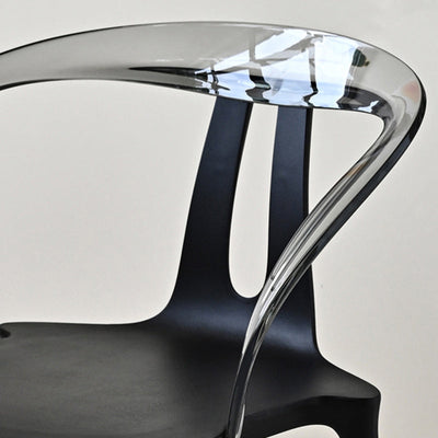 Moderner minimalistischer Kurvenrahmen Kunststoff-Esszimmerstuhl Rückenlehne Armlehne für Esszimmer 