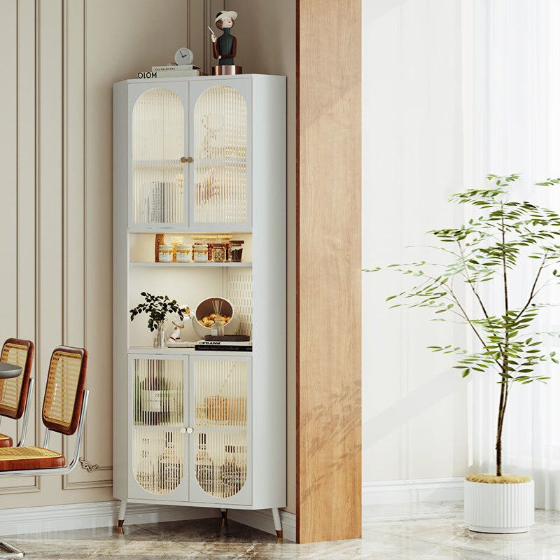 Zeitgenössischer skandinavischer dreieckiger kaltgewalzter Stahl gehärtetes Glas Eckschrank 2-Schränke 2-Ebenen für Wohnzimmer 