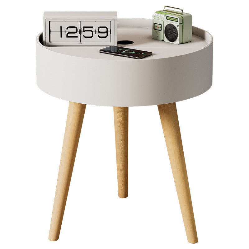 Moderner minimalistischer runder Nachttisch aus PP-Holz mit kabelloser Handy-Ladestation und 1 Ablage für das Bett 