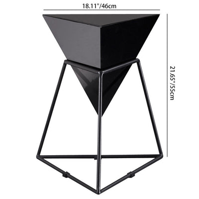 Table d'appoint moderne de luxe à une étagère en forme de cône triangulaire en fer avec panneau en pierre plaqué or pour salon 