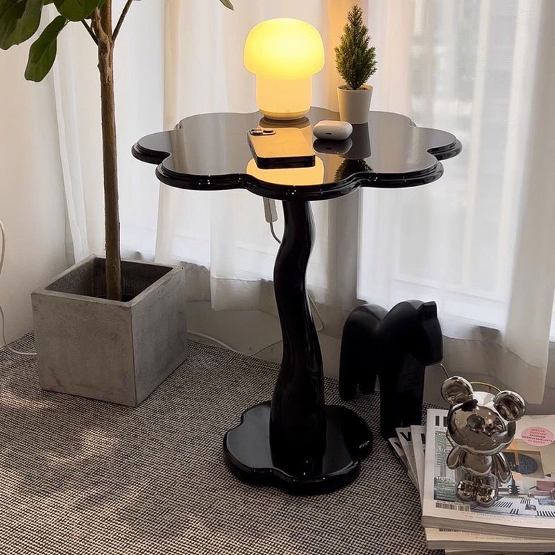 Zeitgenössischer skandinavischer Blütenblätter-Glas-Edelstahl-Beistelltisch 1-Ebene für das Wohnzimmer 