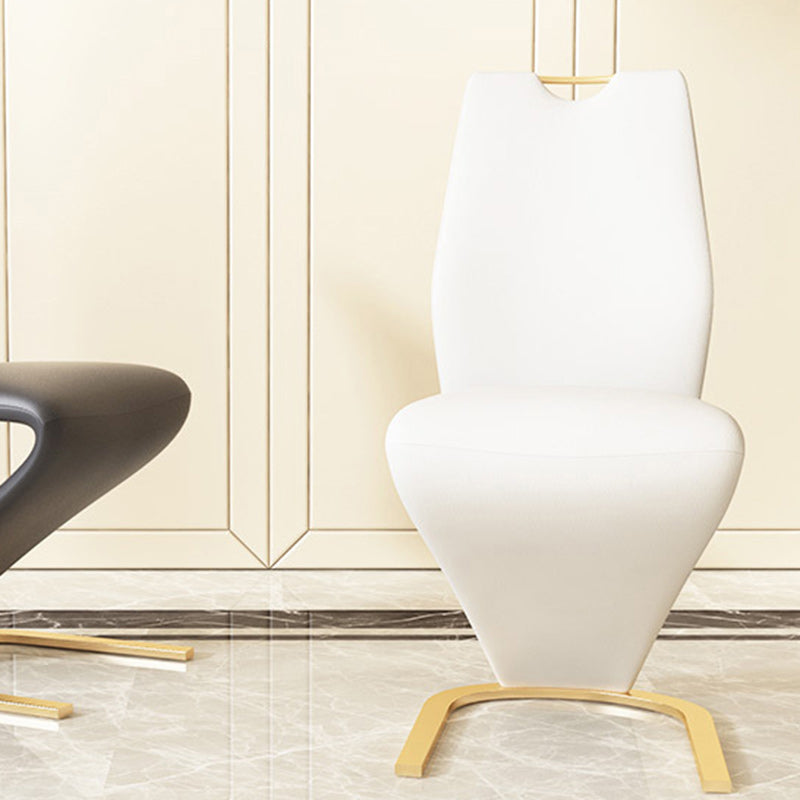 Moderner minimalistischer U-förmiger Rahmen Rechteck PU-Leder Titan Gold Silberbeschichteter Esszimmerstuhl Rückenlehne ohne Armlehnen für Esszimmer 