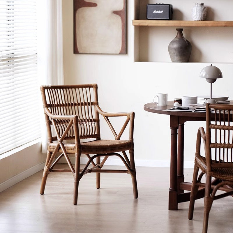 Traditioneller Bauernhaus rechteckiger Rattan Massivholz Esszimmerstuhl Rückenlehne Armlehne für Esszimmer 