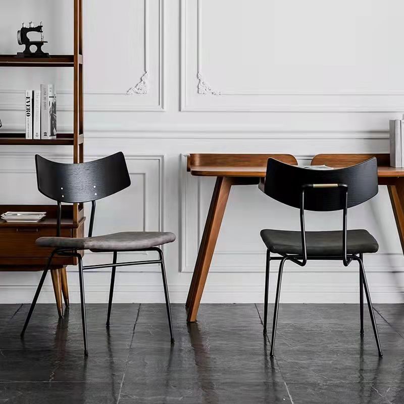Chaise de salle à manger industrielle contemporaine en cuir PU carré incurvé avec dossier sans accoudoirs pour salle à manger 