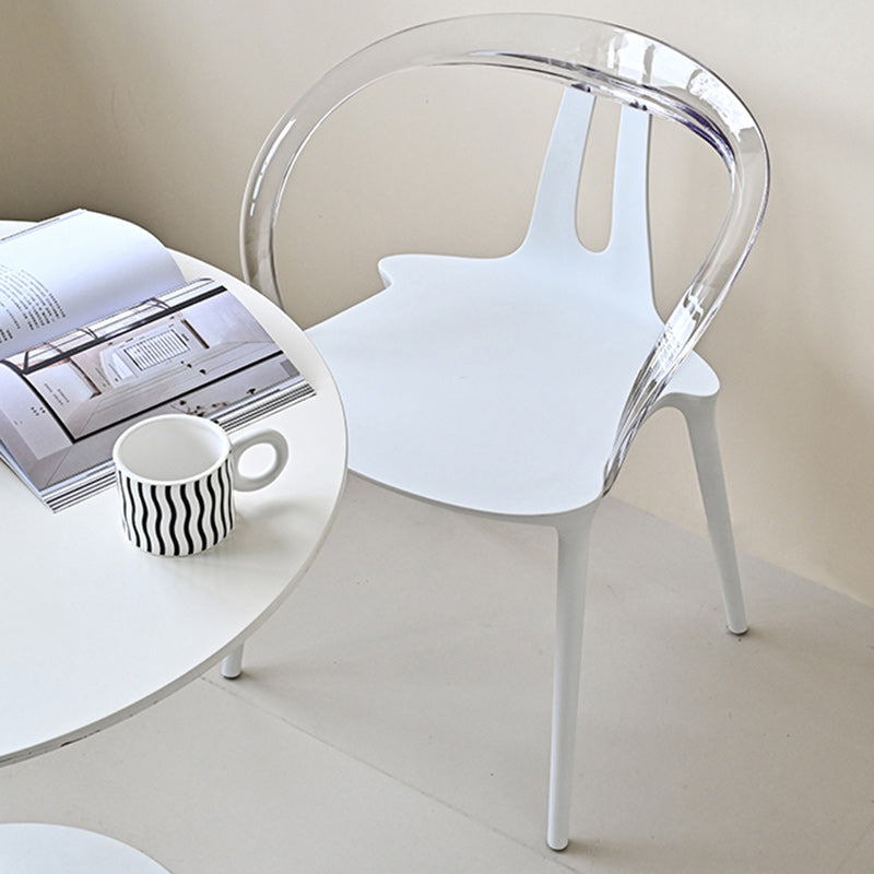 Moderner minimalistischer Kurvenrahmen Kunststoff-Esszimmerstuhl Rückenlehne Armlehne für Esszimmer 