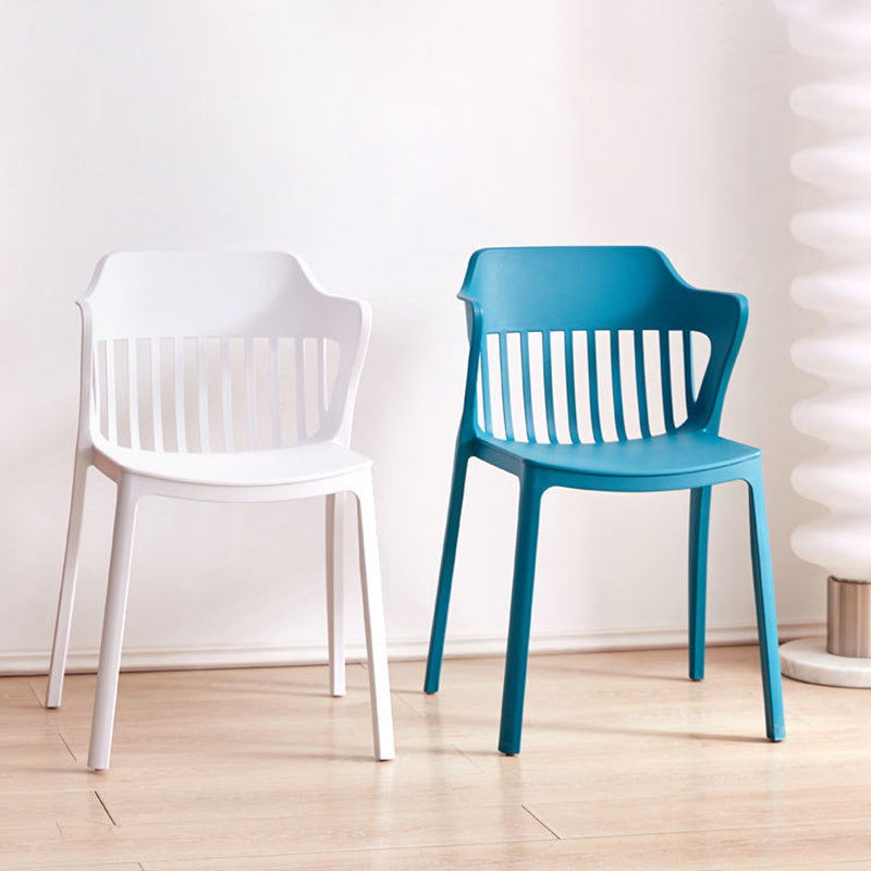 Moderner minimalistischer rechteckiger PVC-Esszimmerstuhl mit durchbrochener Rückenlehne ohne Armlehnen für das Esszimmer 