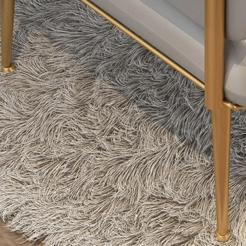 Zeitgenössischer skandinavischer quadratischer PU-Leder-Eisen-Schminkhocker mit Rückenlehne und Armlehne für das Schlafzimmer 