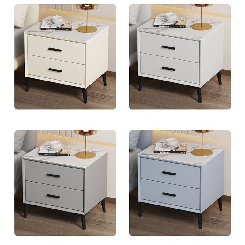 Table de nuit moderne de luxe en cuir microfibre carré avec placage de pierre et panneau en bois massif à 2 tiroirs pour chambre 