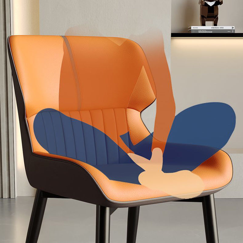 Chaise de salle à manger contemporaine en cuir PU scandinave acier au carbone éponge lignes de veine carrées dossier pour salle à manger 