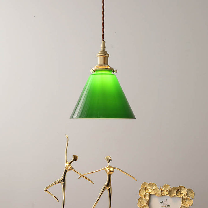 Luminaire suspendu contemporain rétro à 1 lumière en verre et cuivre à cône vert pour le salon 