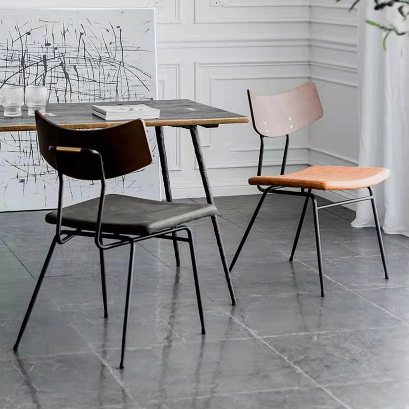 Chaise de salle à manger industrielle contemporaine en cuir PU carré incurvé avec dossier sans accoudoirs pour salle à manger 