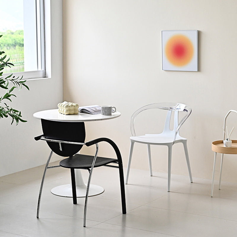 Moderner minimalistischer Kurvenrahmen Kunststoff-Esszimmerstuhl Rückenlehne Armlehne für Esszimmer 