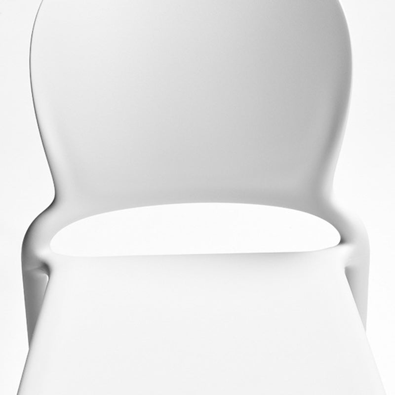 Zeitgenössischer nordischer gebogener quadratischer PP-Esszimmerstuhl Rückenlehne ohne Armlehnen für Esszimmer 