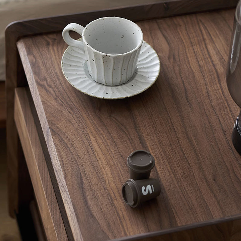 Table de nuit rectangulaire en bois nordique contemporain à 2 tiroirs pour chambre 