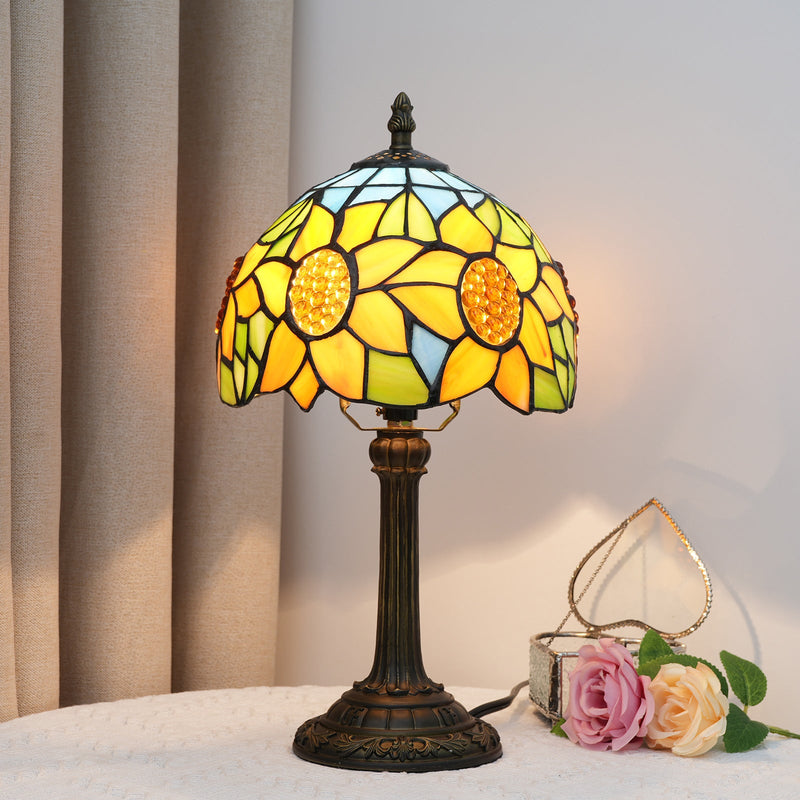 Traditionelle Tiffany-Tischlampe in Sonnenblumen-Regenschirmform aus Kunstharzglas mit 1 Licht für Schlafzimmer 