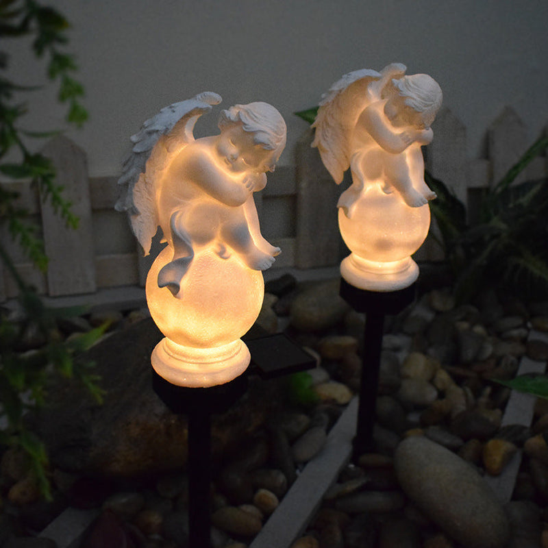 伝統的なヴィンテージソーラー防水エンジェルプラスチック樹脂LED屋外グラウンドプラグライトガーデン用 