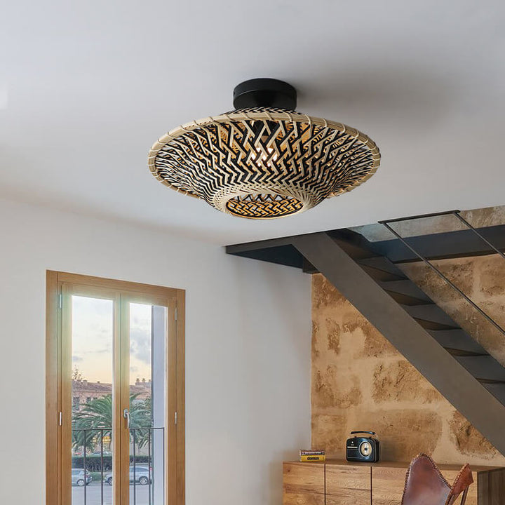 Chinesische Zen-Bambusweberei Fliegende Untertassenform 1-Licht Semi-Flush Mount Deckenleuchte 