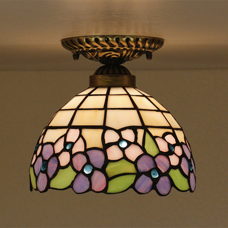 Traditionelle, pastorale Tiffany-Deckenleuchte mit violetter Blume und Buntglas in Schalenform mit einer Lampe und halbbündiger Montage für das Wohnzimmer 