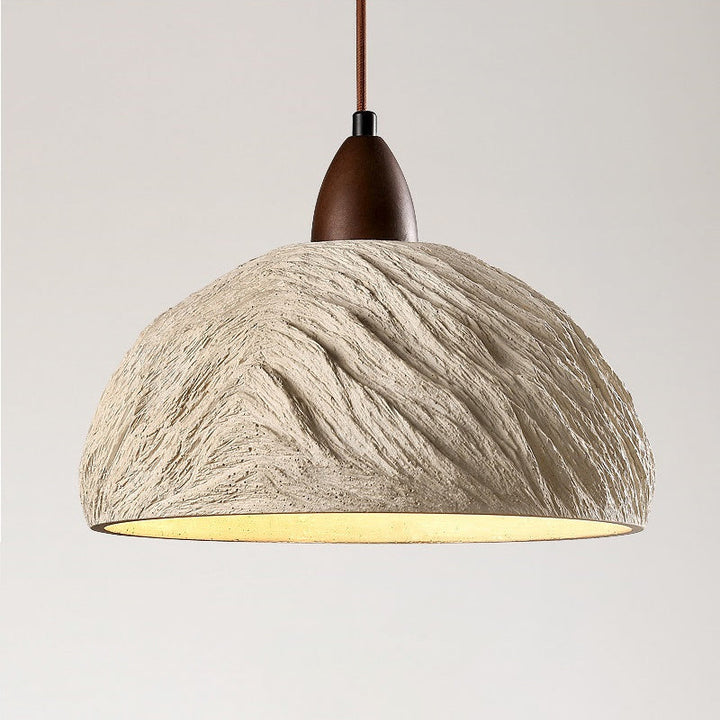 Suspension contemporaine en bois massif et ciment à un luminaire en forme de dôme rond pour salon 