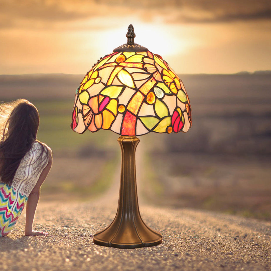 Lampe de table à 1 lumière en verre teinté fer traditionnel Tiffany Dome pour chambre 