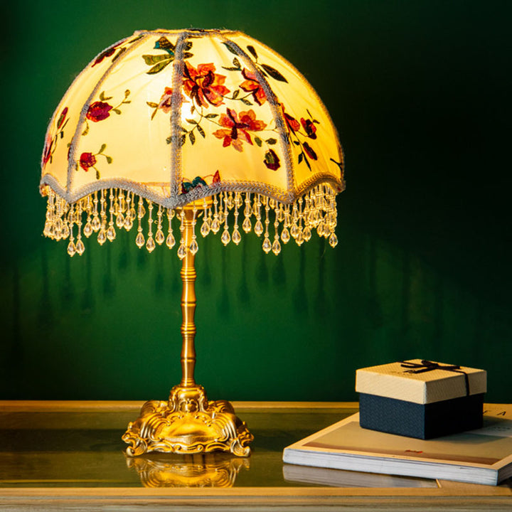Traditionelle europäische Stoff Kupfer Dome Blume 1-Licht Tischlampe für Bett 