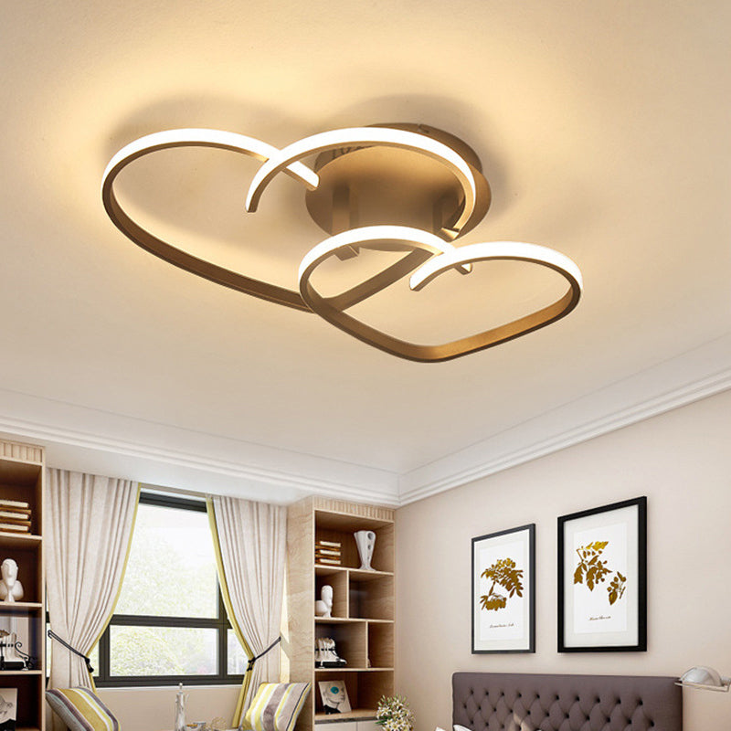 Zeitgenössische kreative Herzform Acryl Streifen Eisen LED Semi-Flush Mount Deckenleuchte für Wohnzimmer 