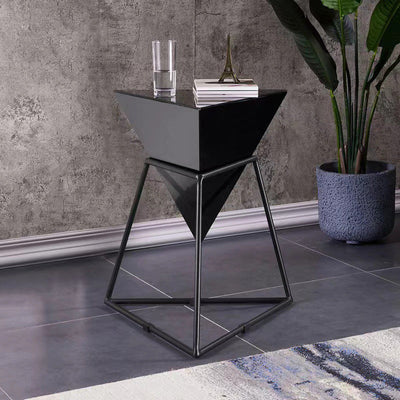Zeitgenössischer nordischer Dreieck-Pyramiden-Glas-Schiefer-Metall-Beistelltisch für das Bett 
