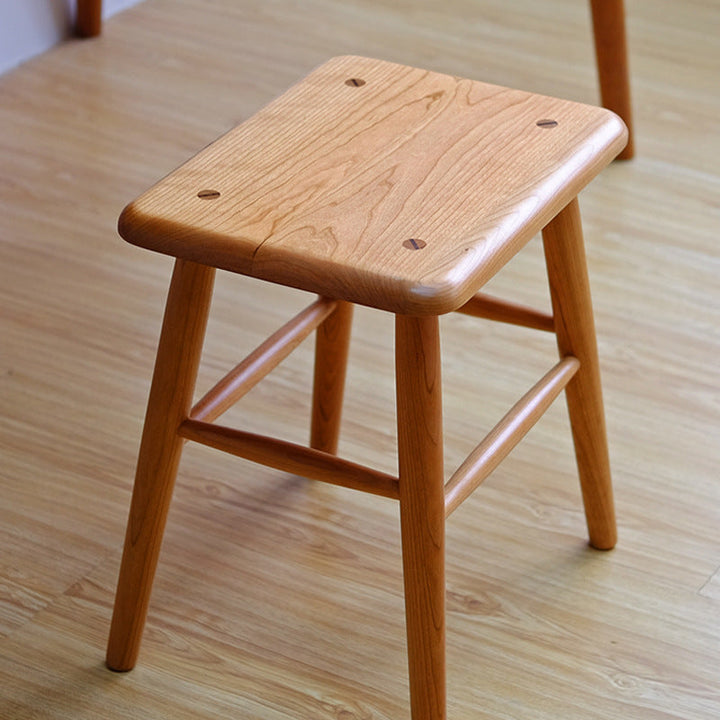 Traditioneller japanischer quadratischer Fußhocker aus Kirschholz mit vier Beinen fürs Wohnzimmer 