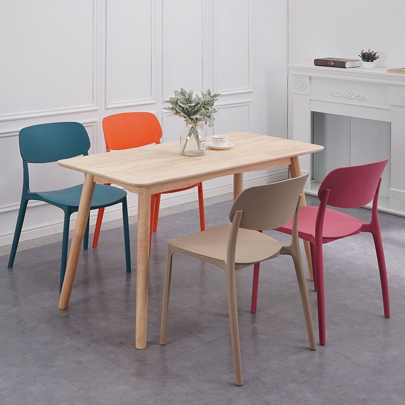 Chaise de salle à manger empilable carrée en plastique macaron nordique contemporain avec dossier ouvert pour salle à manger 