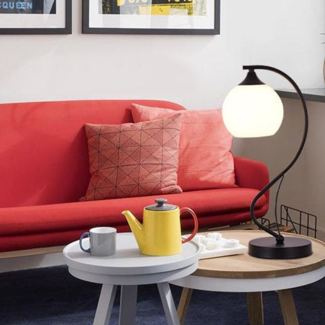 Moderne einfache Blumen-Glaslampe mit gebogenem Eisenfuß, 1-Licht-Tischlampe 