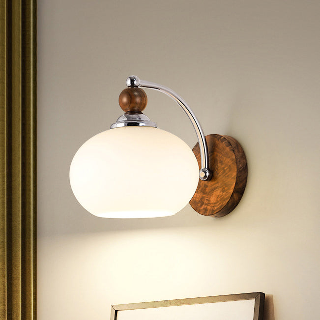 Lampe murale à une lumière en forme de lanterne vintage traditionnelle en bois, fer et verre pour chambre à coucher 