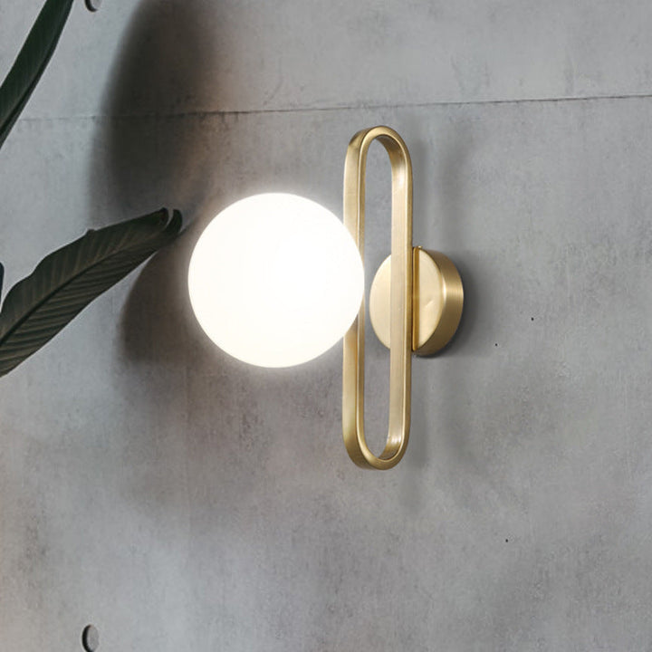 Lámpara de pared de 1 luz con pantalla de vidrio esférica de simplicidad contemporánea y anillo de hierro para sala de estar 
