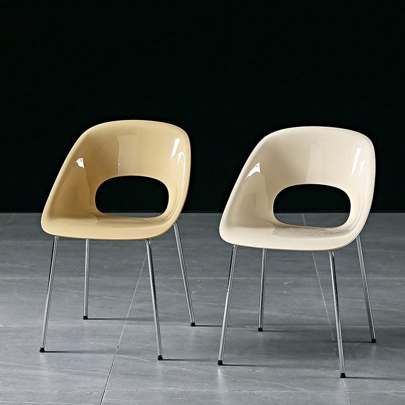 Silla de comedor de metal PP con respaldo hueco cuadrado creativo contemporáneo para comedor 