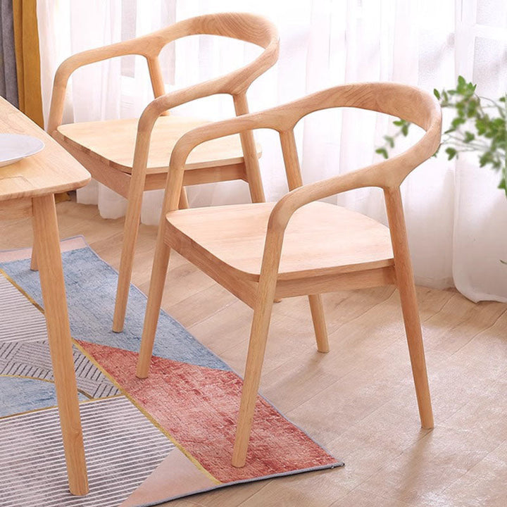 Moderner minimalistischer Esszimmerstuhl mit gebogenem Rahmen aus Kautschukholz, Baumwoll-Leinen-Bezug, Rückenlehne und Armlehnen für das Esszimmer 