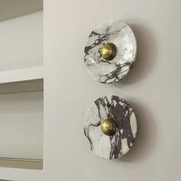 Zeitgenössische skandinavische runde Metallmarmor-LED-Wandleuchte für Wohnzimmer 