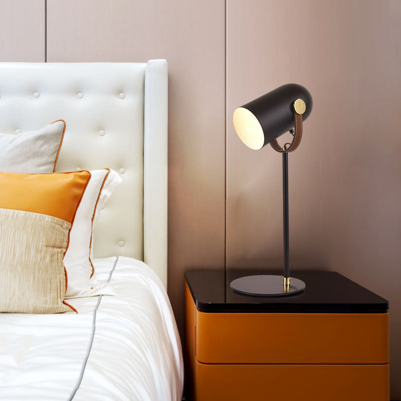 Lampe de table 1 lumière en cuir avec abat-jour cylindrique en fer nordique contemporain pour chambre 