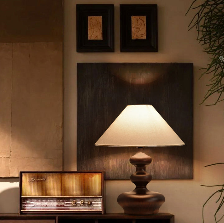 Lámpara de mesa contemporánea retro de madera de fresno y lino con pantalla trapezoidal redonda de 1 luz para dormitorio 